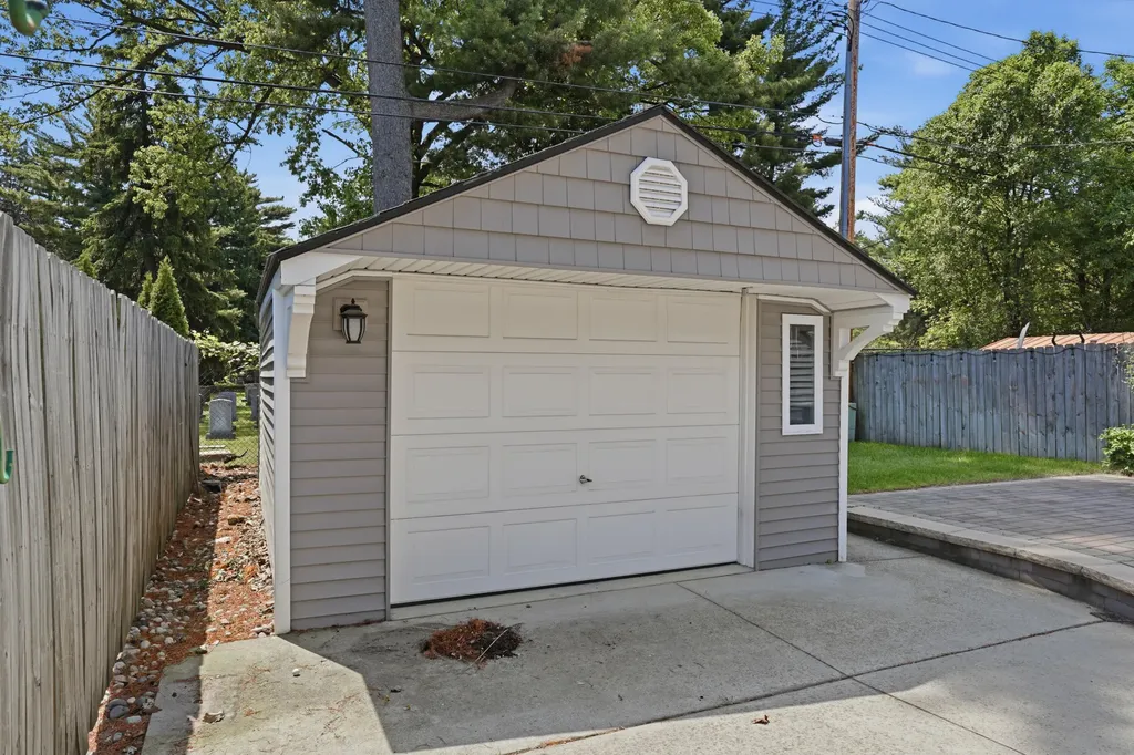 302 Dewey Street Royal Oak City MI 48067