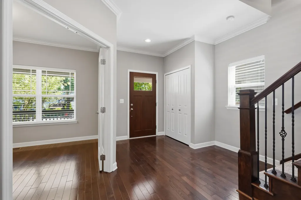 302 Dewey Street Royal Oak City MI 48067