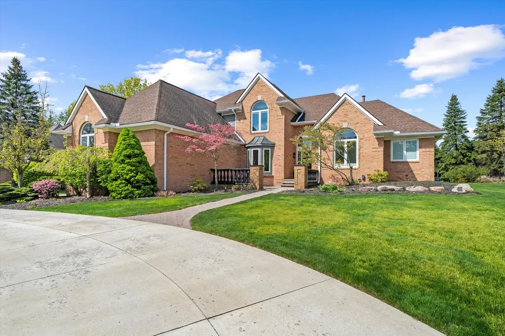 46571 Galway Drive Novi City MI 48374