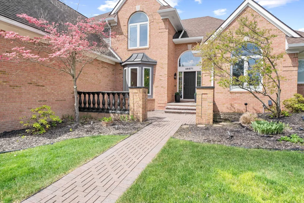 46571 Galway Drive Novi City MI 48374