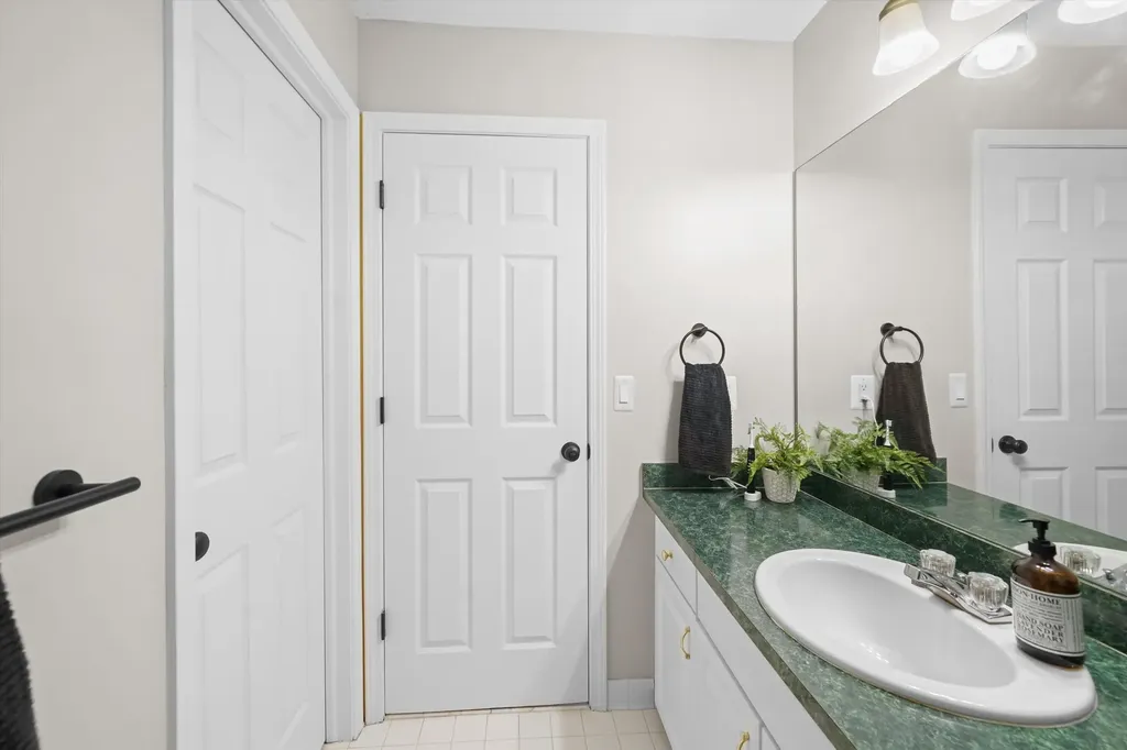 46571 Galway Drive Novi City MI 48374