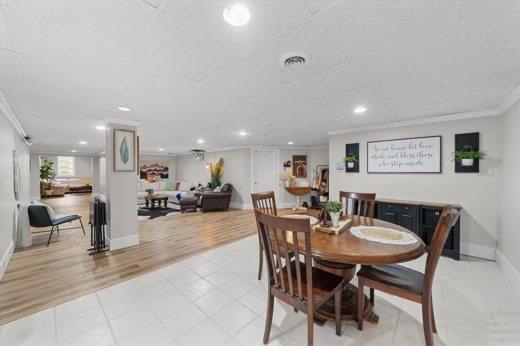 46571 Galway Drive Novi City MI 48374