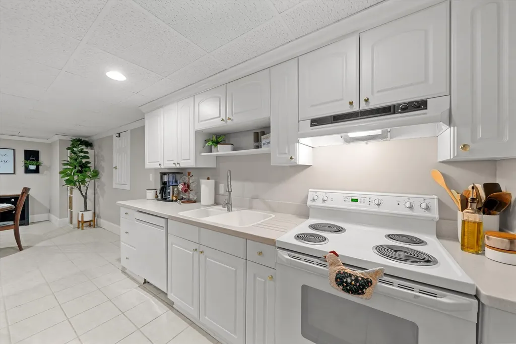46571 Galway Drive Novi City MI 48374
