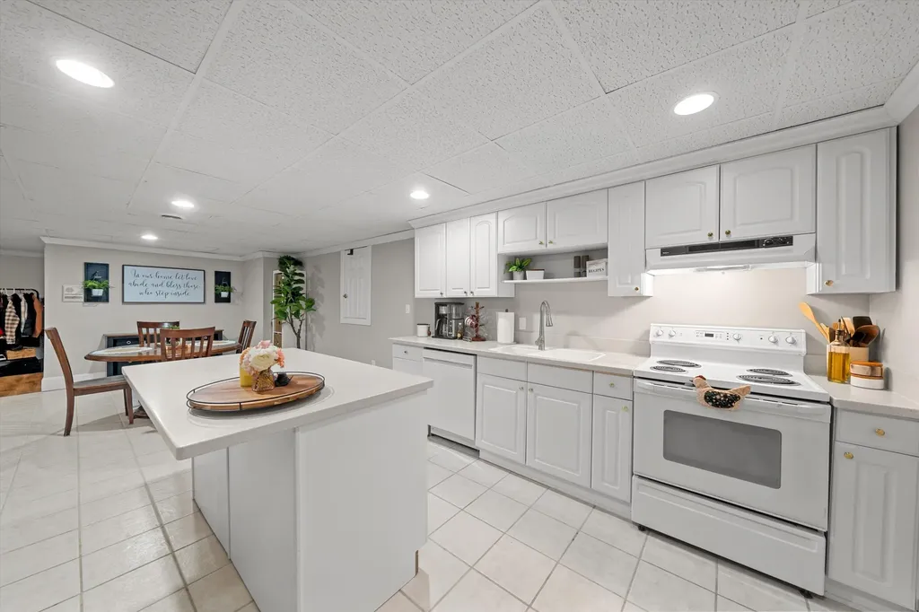 46571 Galway Drive Novi City MI 48374