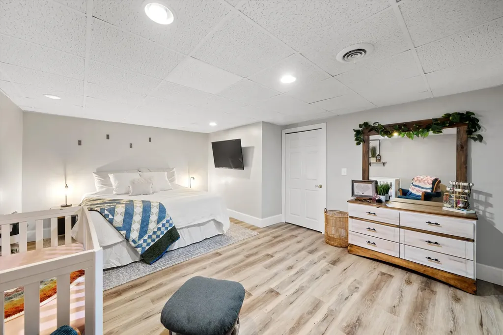 46571 Galway Drive Novi City MI 48374