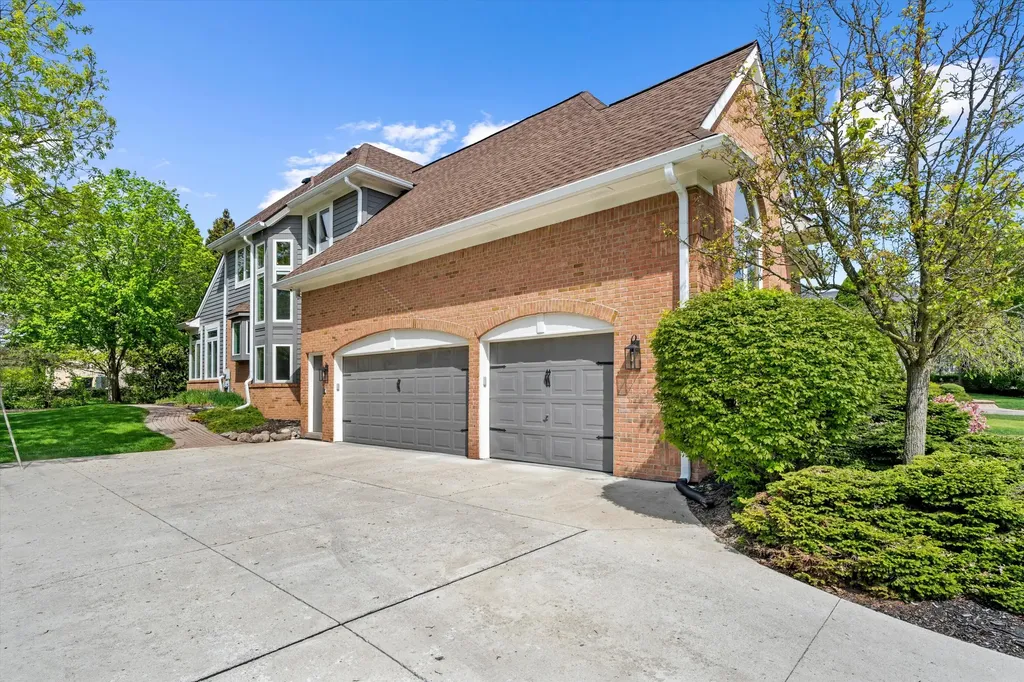 46571 Galway Drive Novi City MI 48374