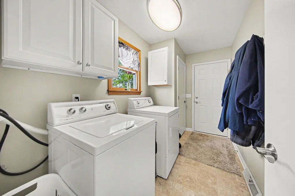 7496 Kingsley Drive Cambridge Township MI 49265