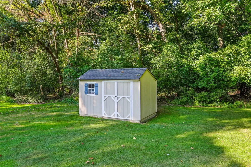 2938 Dearborn Avenue Rochester Hills City MI 48309