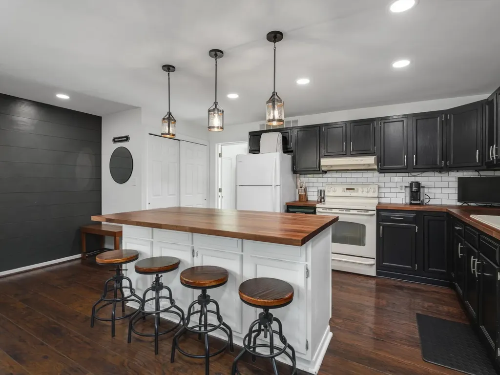 2938 Dearborn Avenue Rochester Hills City MI 48309
