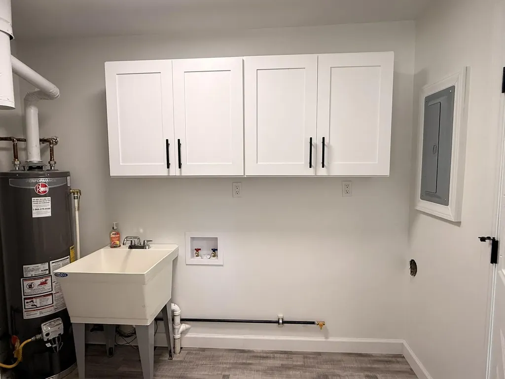 6145 N Dowling Avenue Westland City MI 48185