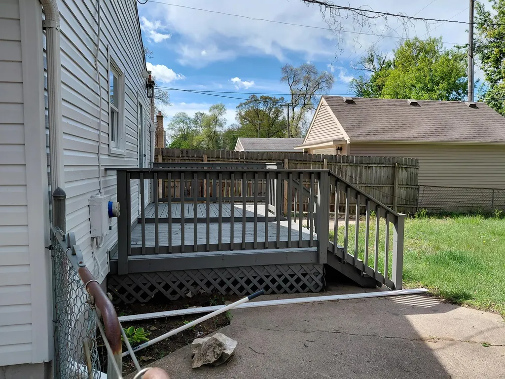 6145 N Dowling Avenue Westland City MI 48185