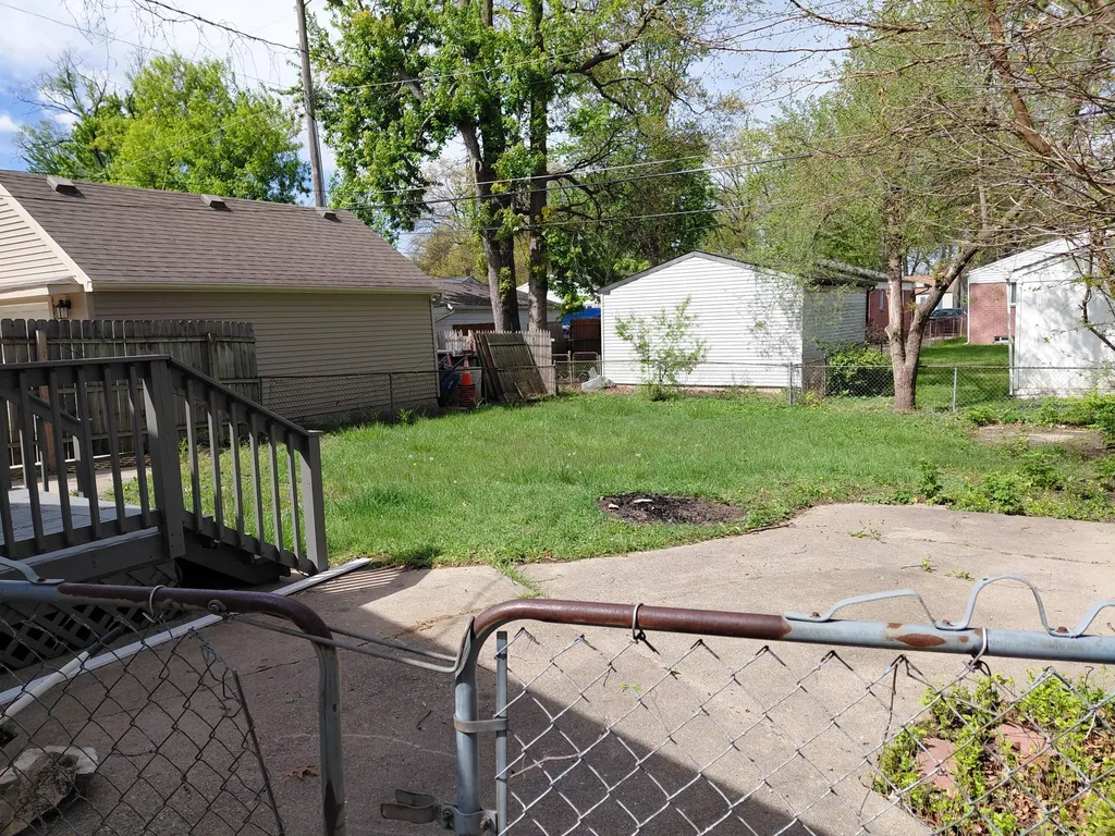 6145 N Dowling Avenue Westland City MI 48185