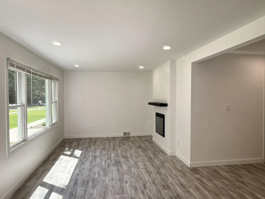 6145 N Dowling Avenue Westland City MI 48185