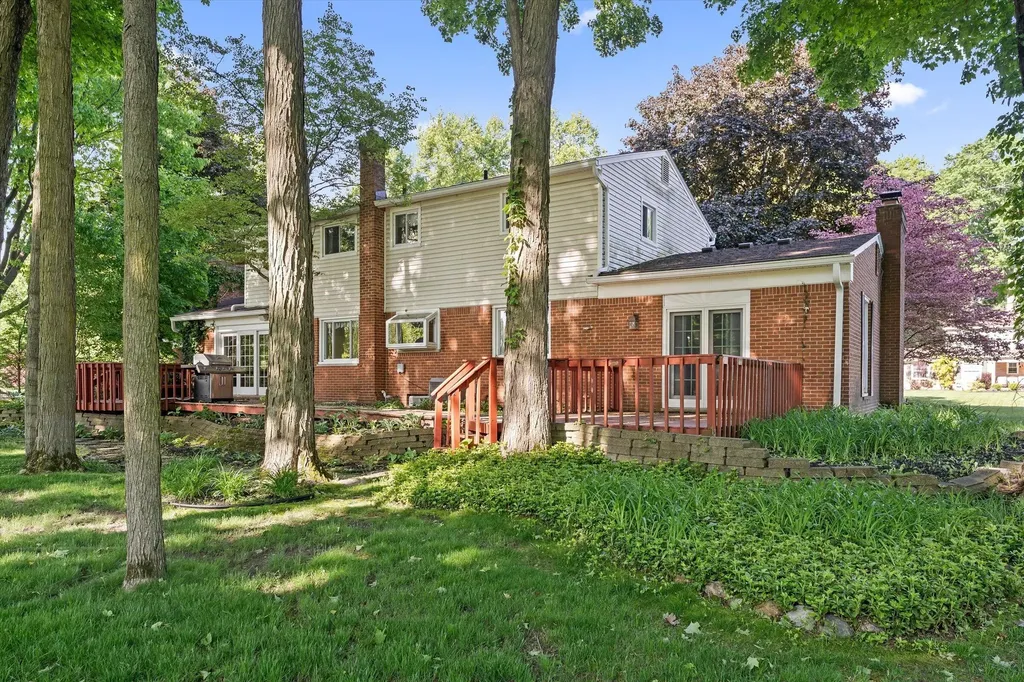 23260 Ennishore Drive Novi City MI 48375