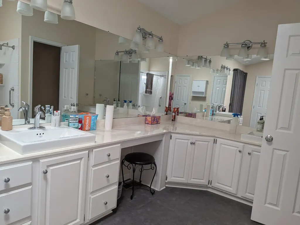 22248 N Innsbrook Drive Farmington Hills City MI 48167