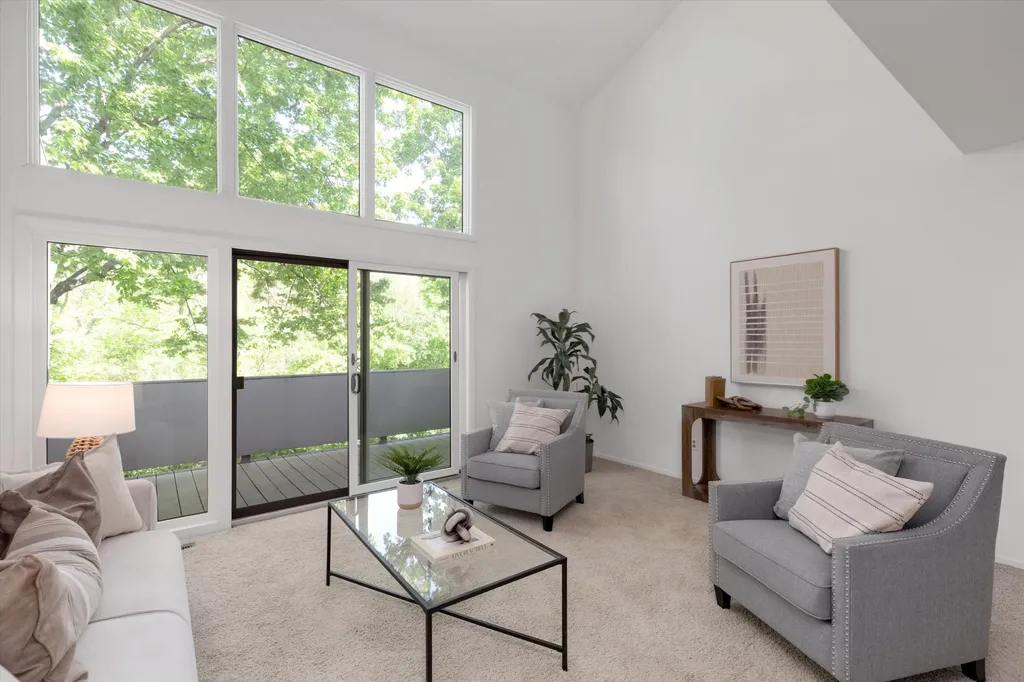 2112 Overlook Court Ann Arbor City MI 48103