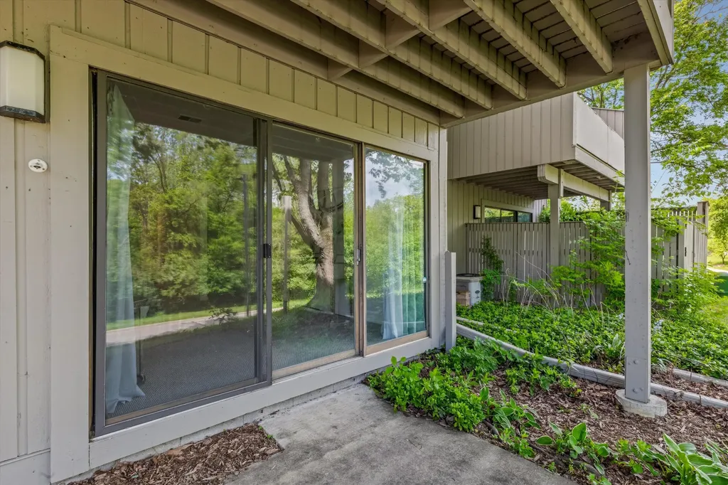 2112 Overlook Court Ann Arbor City MI 48103