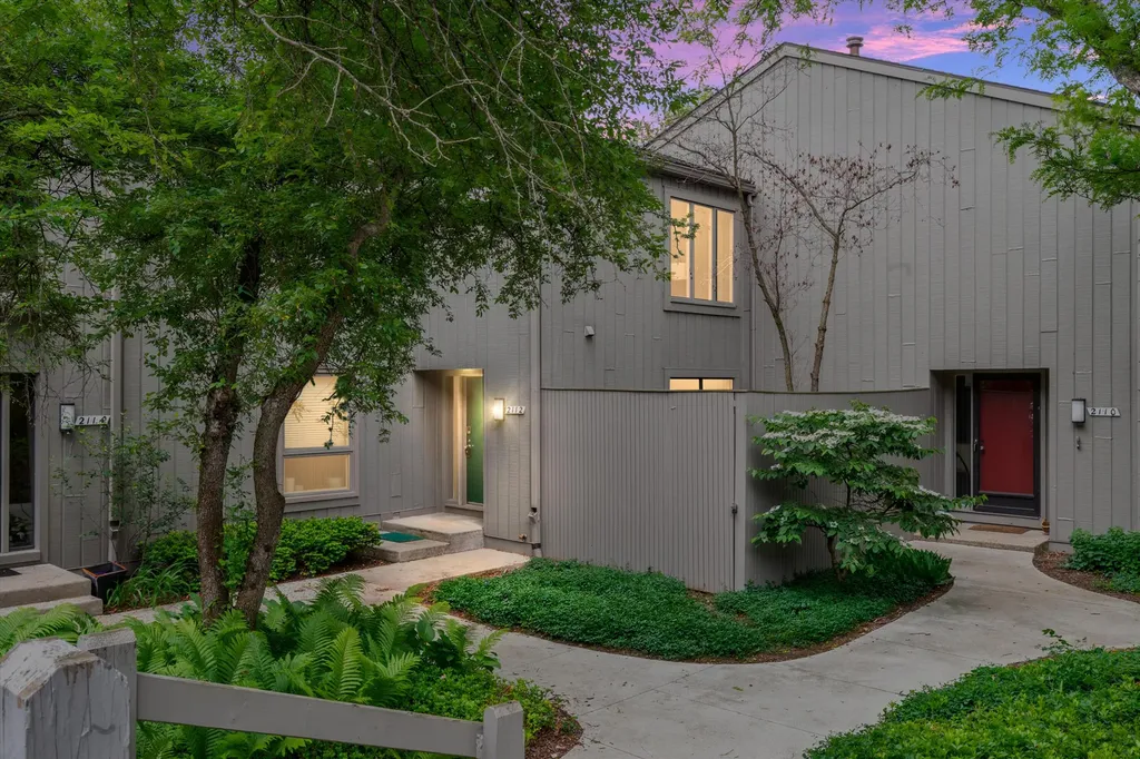2112 Overlook Court Ann Arbor City MI 48103
