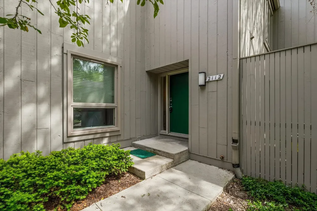 2112 Overlook Court Ann Arbor City MI 48103