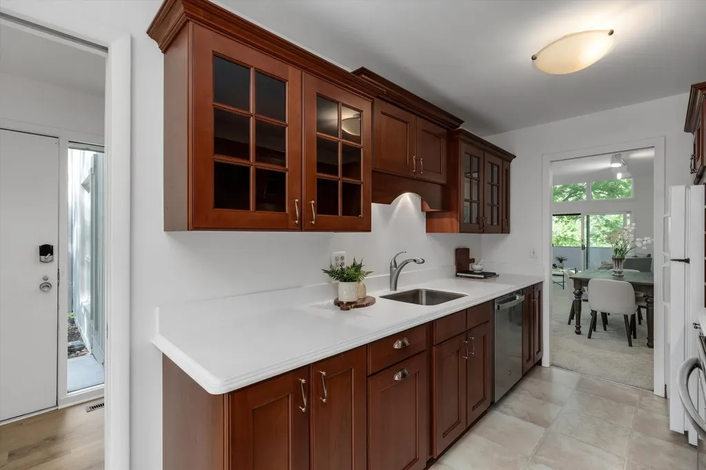 2112 Overlook Court Ann Arbor City MI 48103