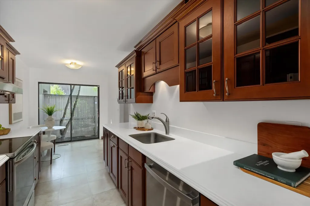 2112 Overlook Court Ann Arbor City MI 48103