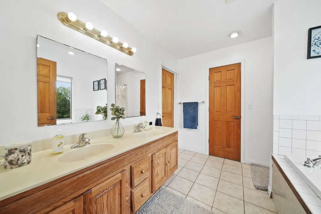 1298 E Carleton Road Madison Charter Township MI 49221