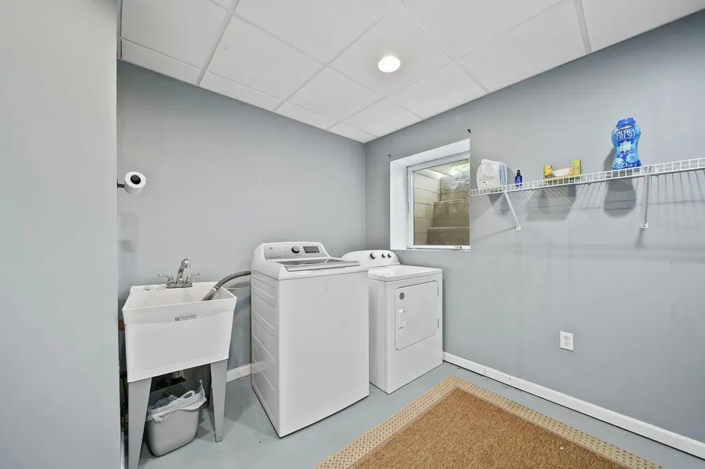 1298 E Carleton Road Madison Charter Township MI 49221