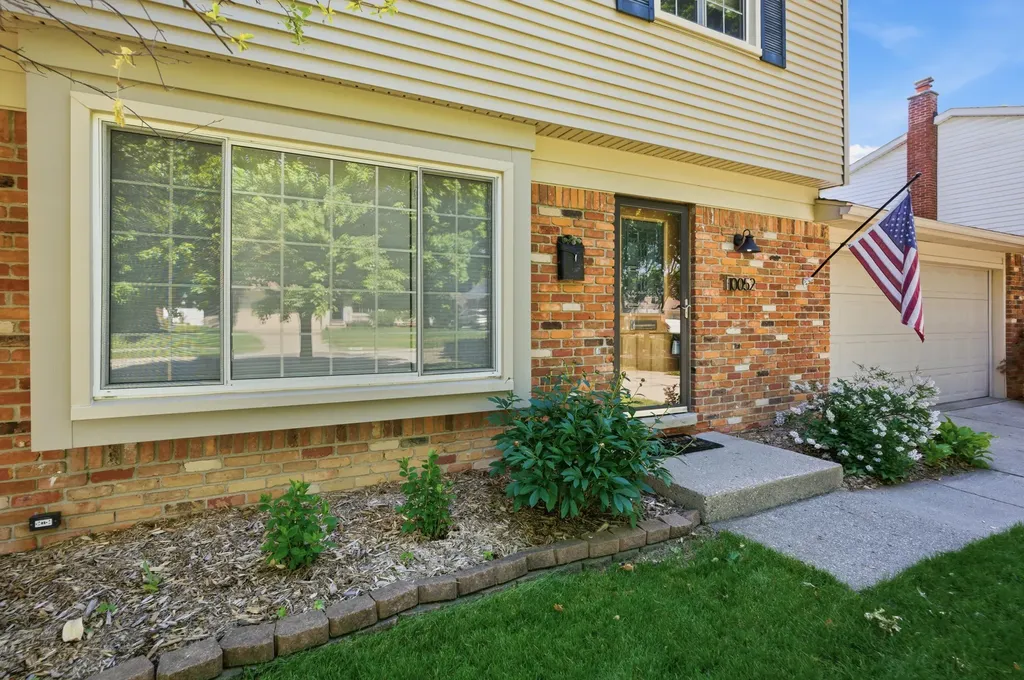 10052 Wolfriver Drive Plymouth Charter Township MI 48170