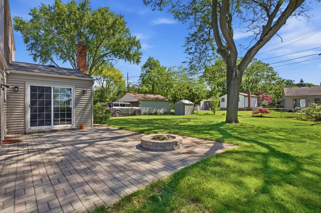 10052 Wolfriver Drive Plymouth Charter Township MI 48170