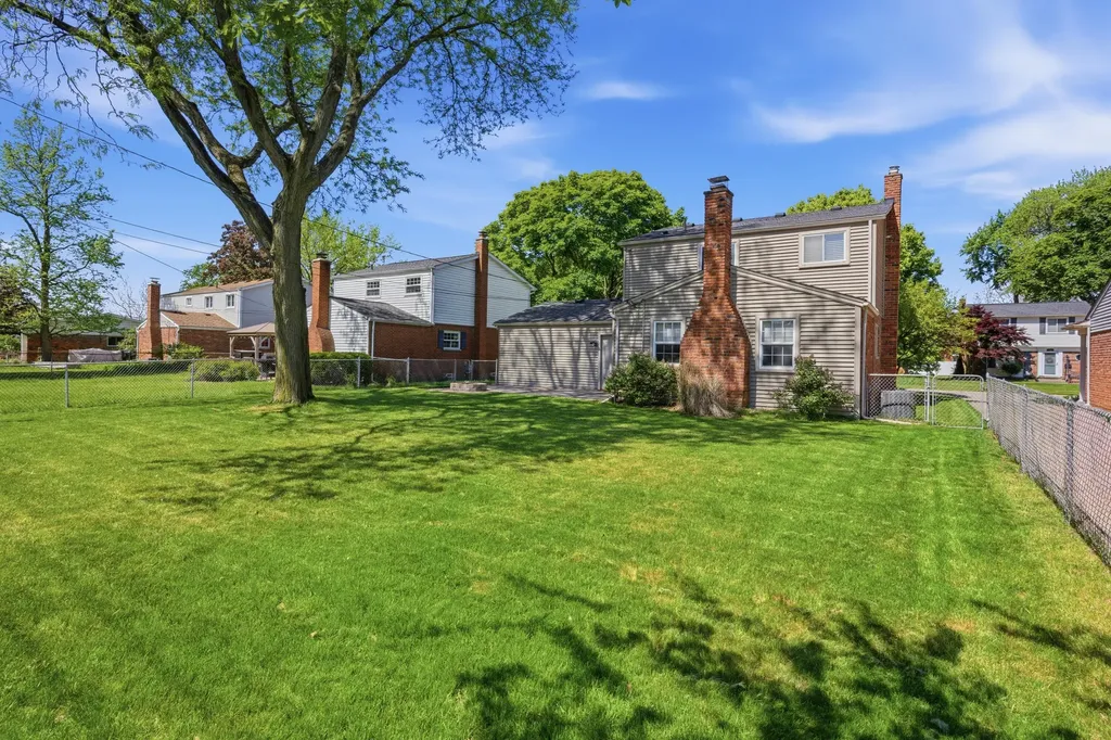 10052 Wolfriver Drive Plymouth Charter Township MI 48170