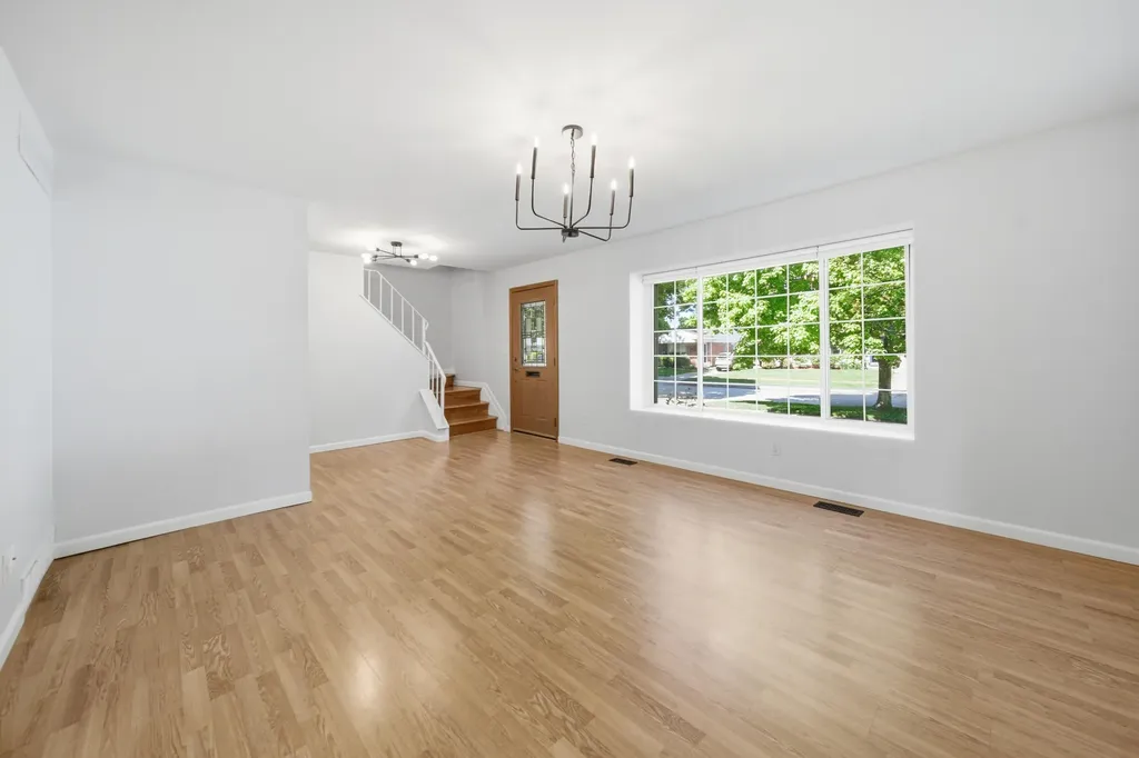 10052 Wolfriver Drive Plymouth Charter Township MI 48170