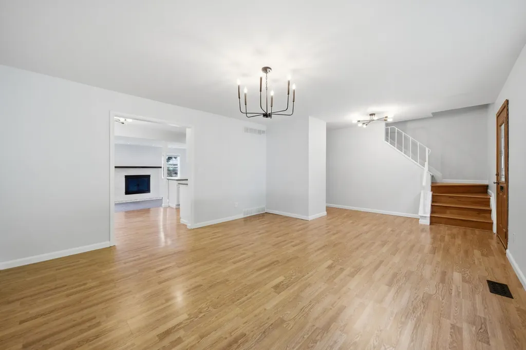 10052 Wolfriver Drive Plymouth Charter Township MI 48170