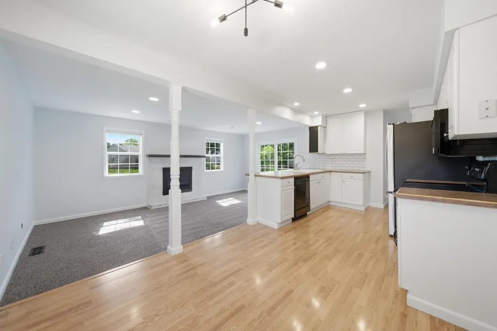 10052 Wolfriver Drive Plymouth Charter Township MI 48170
