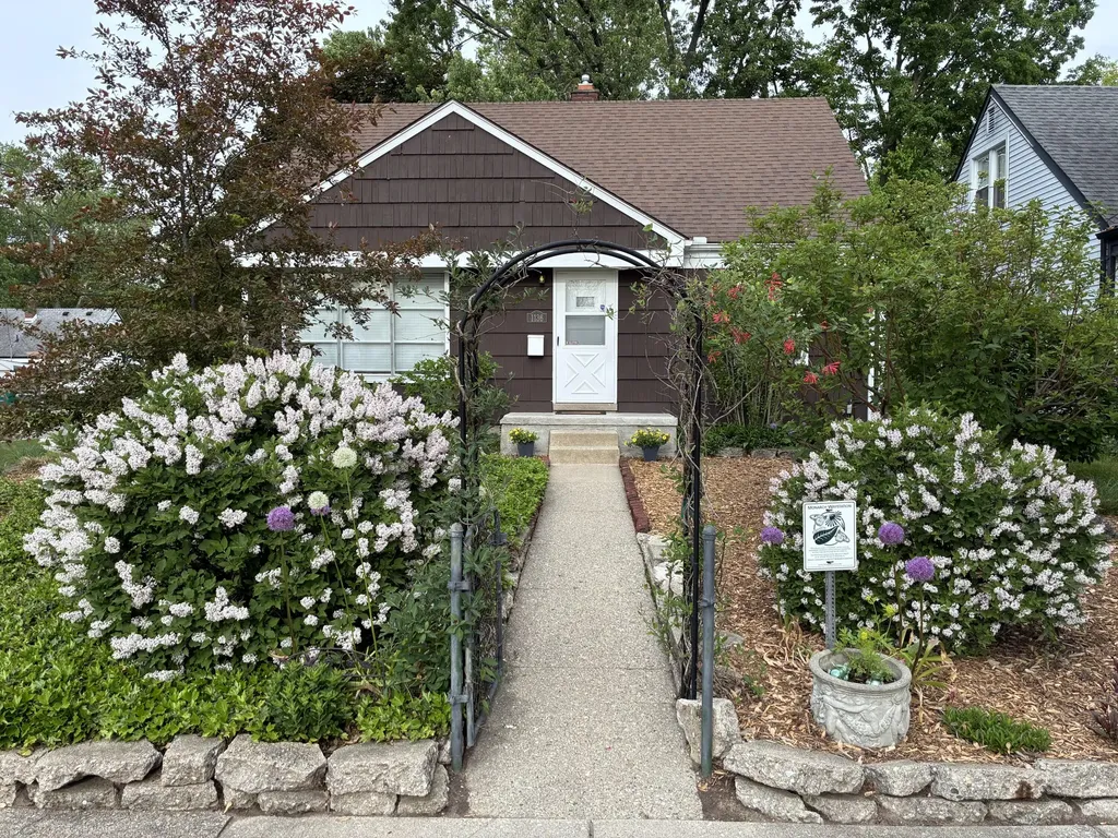1136 Lester Avenue Ypsilanti Charter Township MI 48198