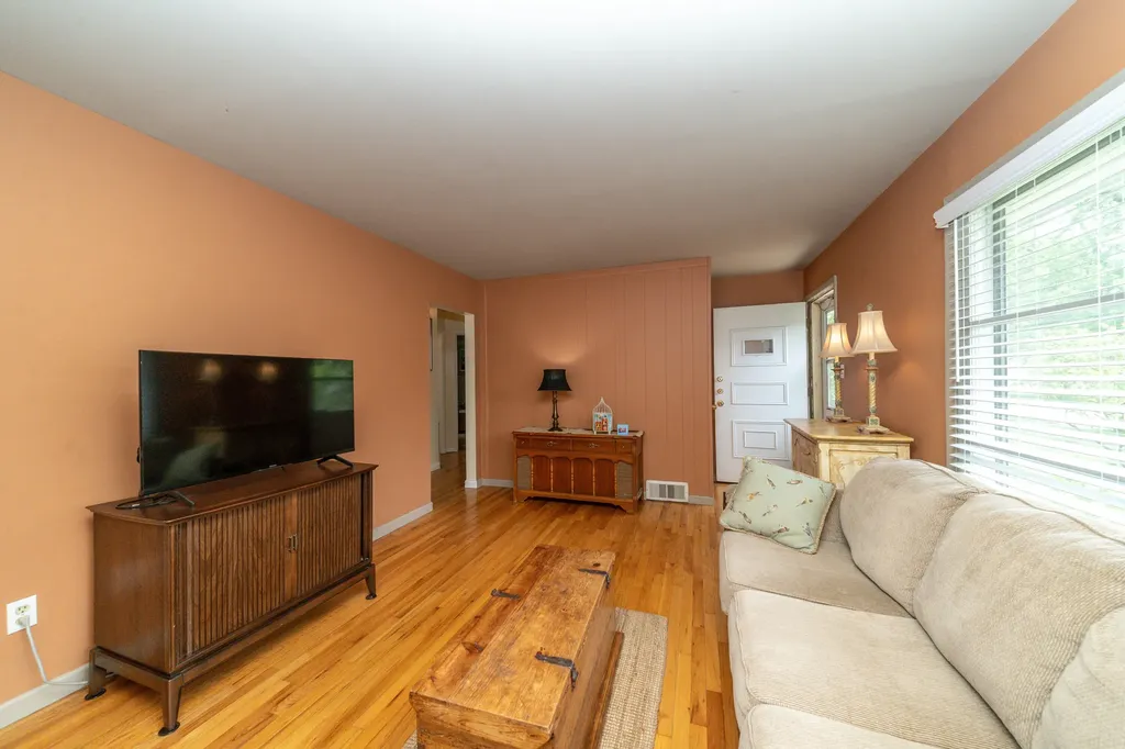 1136 Lester Avenue Ypsilanti Charter Township MI 48198