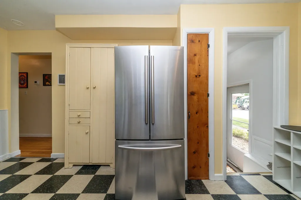 1136 Lester Avenue Ypsilanti Charter Township MI 48198