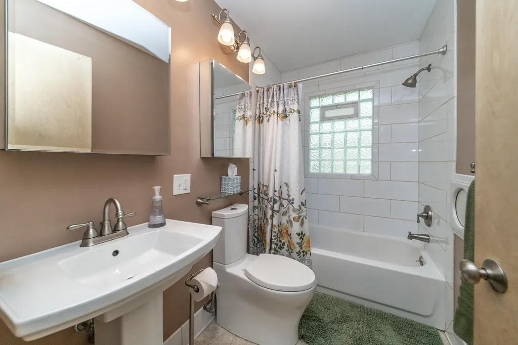 1136 Lester Avenue Ypsilanti Charter Township MI 48198