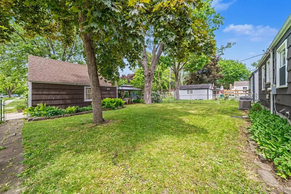1136 Lester Avenue Ypsilanti Charter Township MI 48198