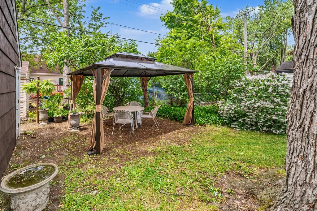 1136 Lester Avenue Ypsilanti Charter Township MI 48198