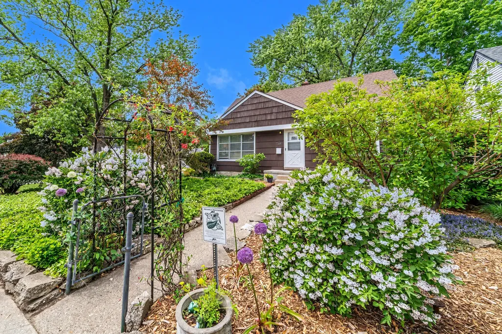 1136 Lester Avenue Ypsilanti Charter Township MI 48198