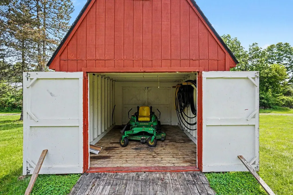 13650 Spencer Road Brighton Township MI 48380