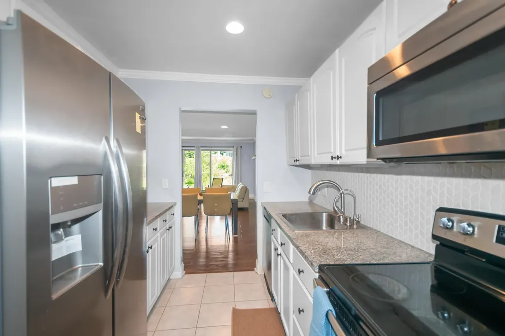744 Peninsula Court Ann Arbor City MI 48105