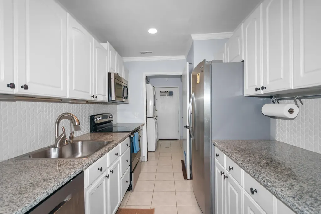 744 Peninsula Court Ann Arbor City MI 48105