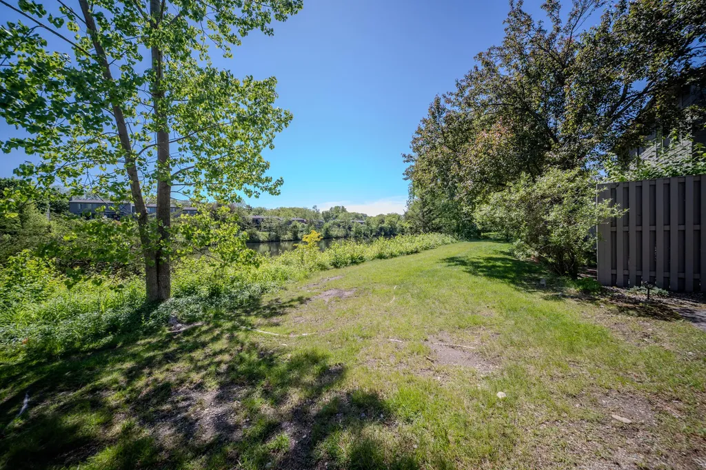 744 Peninsula Court Ann Arbor City MI 48105
