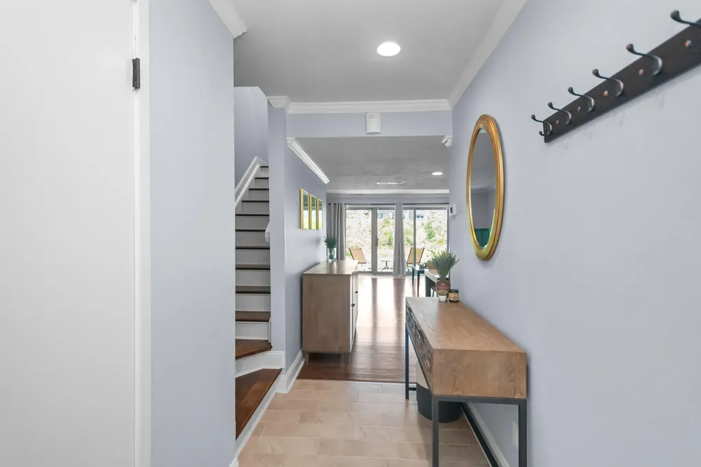 744 Peninsula Court Ann Arbor City MI 48105