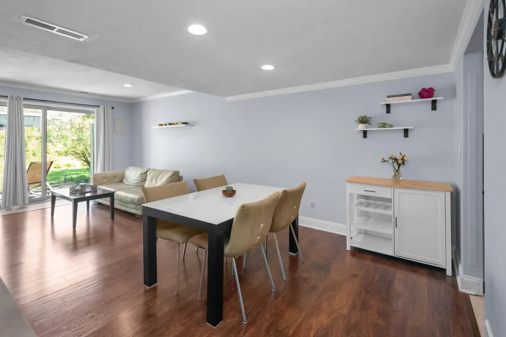 744 Peninsula Court Ann Arbor City MI 48105