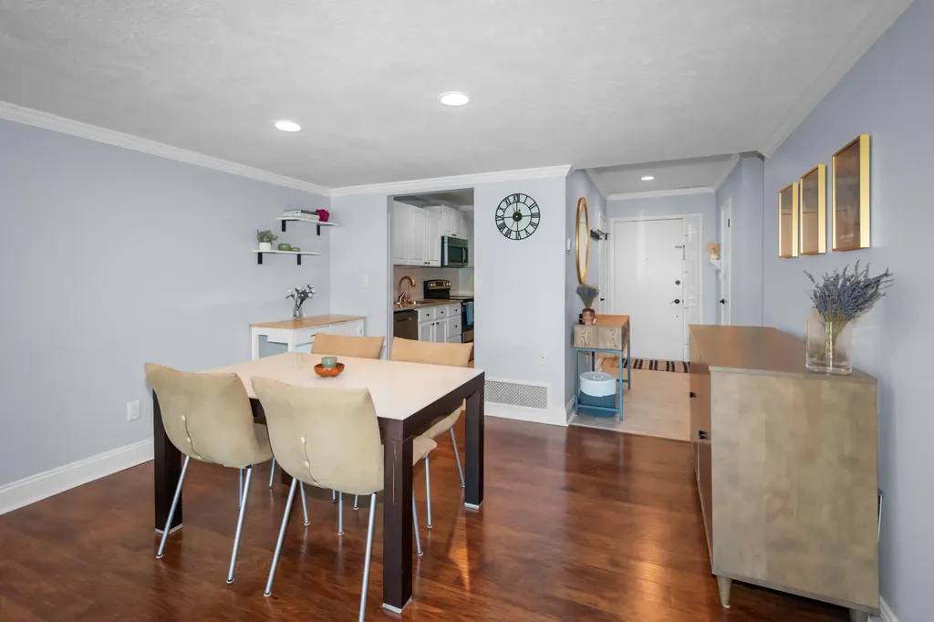744 Peninsula Court Ann Arbor City MI 48105