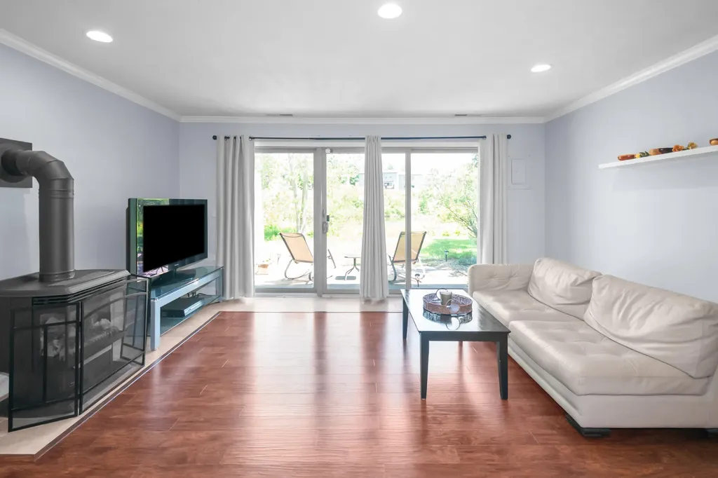 744 Peninsula Court Ann Arbor City MI 48105