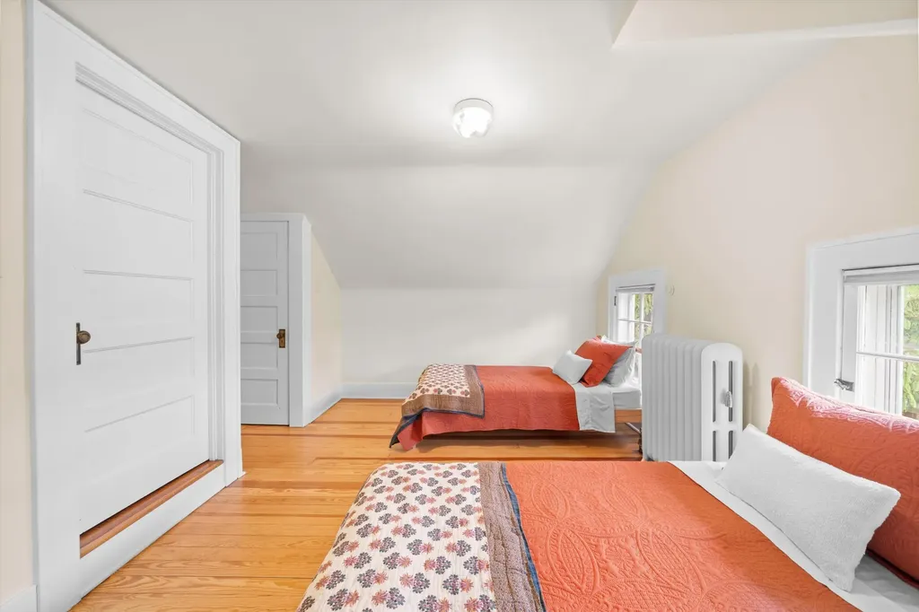 1011 Lincoln Avenue Ann Arbor City MI 48104