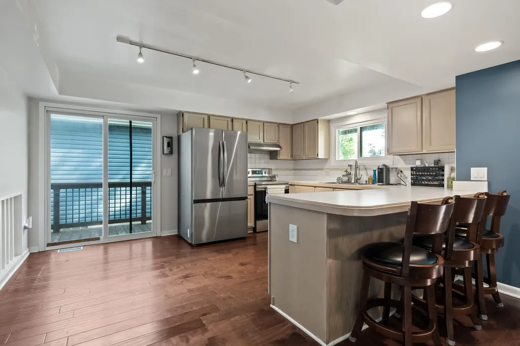 1008 Beachland Boulevard Waterford Charter Township MI 48328